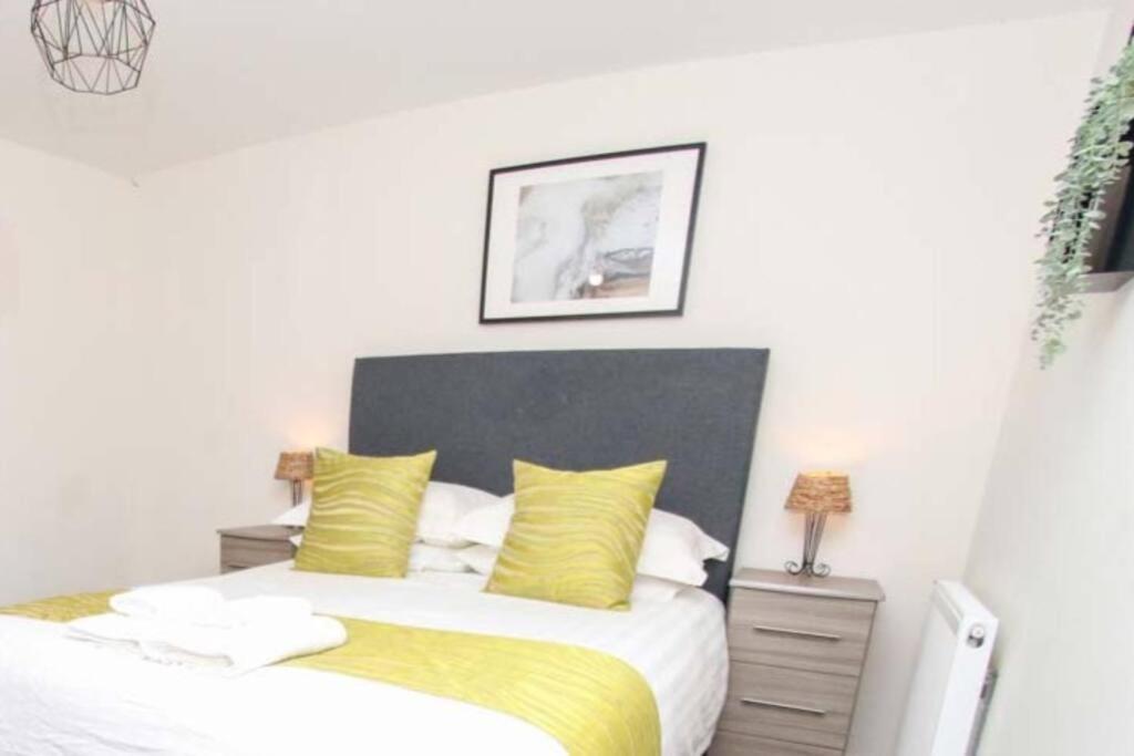 No12-Luxe Living Guest Apartment- 1 Bed-Garden-Private Parking-Wifi-Beach-City Swansea Eksteriør billede