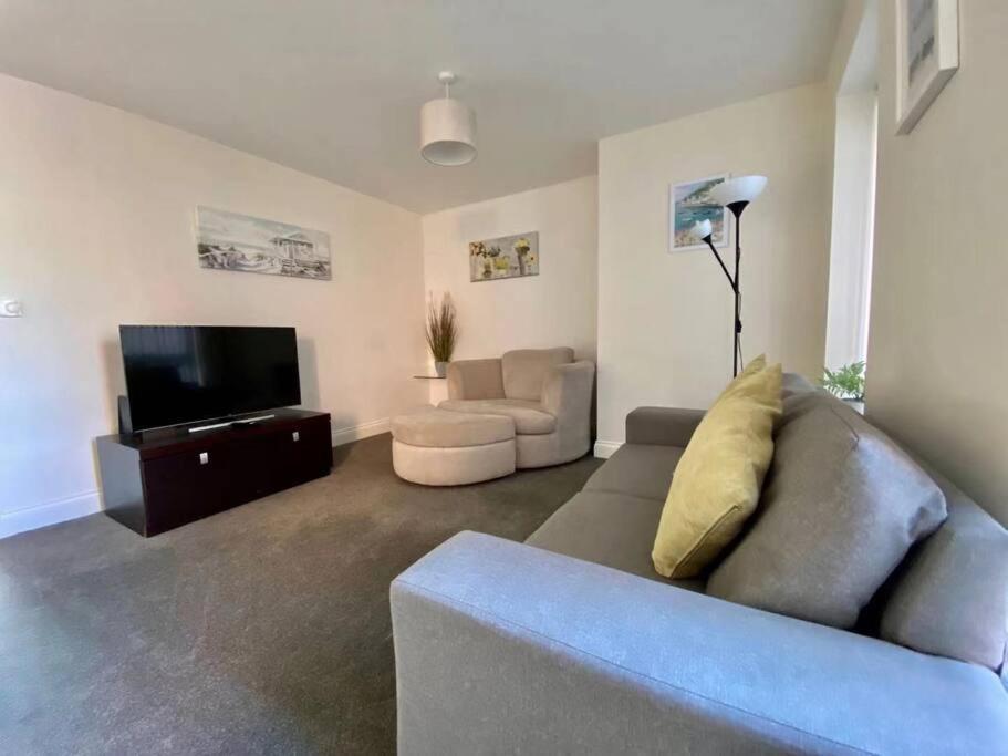 No12-Luxe Living Guest Apartment- 1 Bed-Garden-Private Parking-Wifi-Beach-City Swansea Eksteriør billede