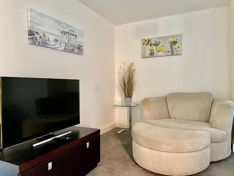 No12-Luxe Living Guest Apartment- 1 Bed-Garden-Private Parking-Wifi-Beach-City Swansea Eksteriør billede
